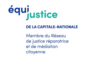 Logo : équi (en bleu marin), justice (en turquoise) est écrit plus bas vers la droite. « de la Capitale-Nationale. Membre du Réseau de justice réparatrice »